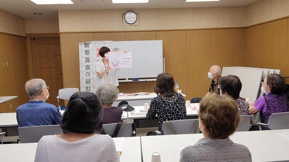 津川みゆきさん(東京)が、自作の拡大版・紙芝居で認知症のお話を♬