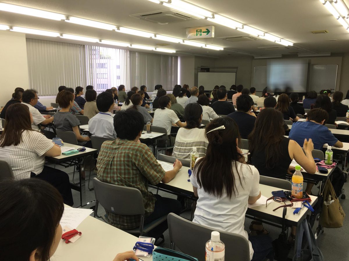 名古屋に【日本福祉大学社会福祉総合研修センター】様よりご依頼いただき、《愛知県老人福祉施設協議会》にて認知症研修をしました。