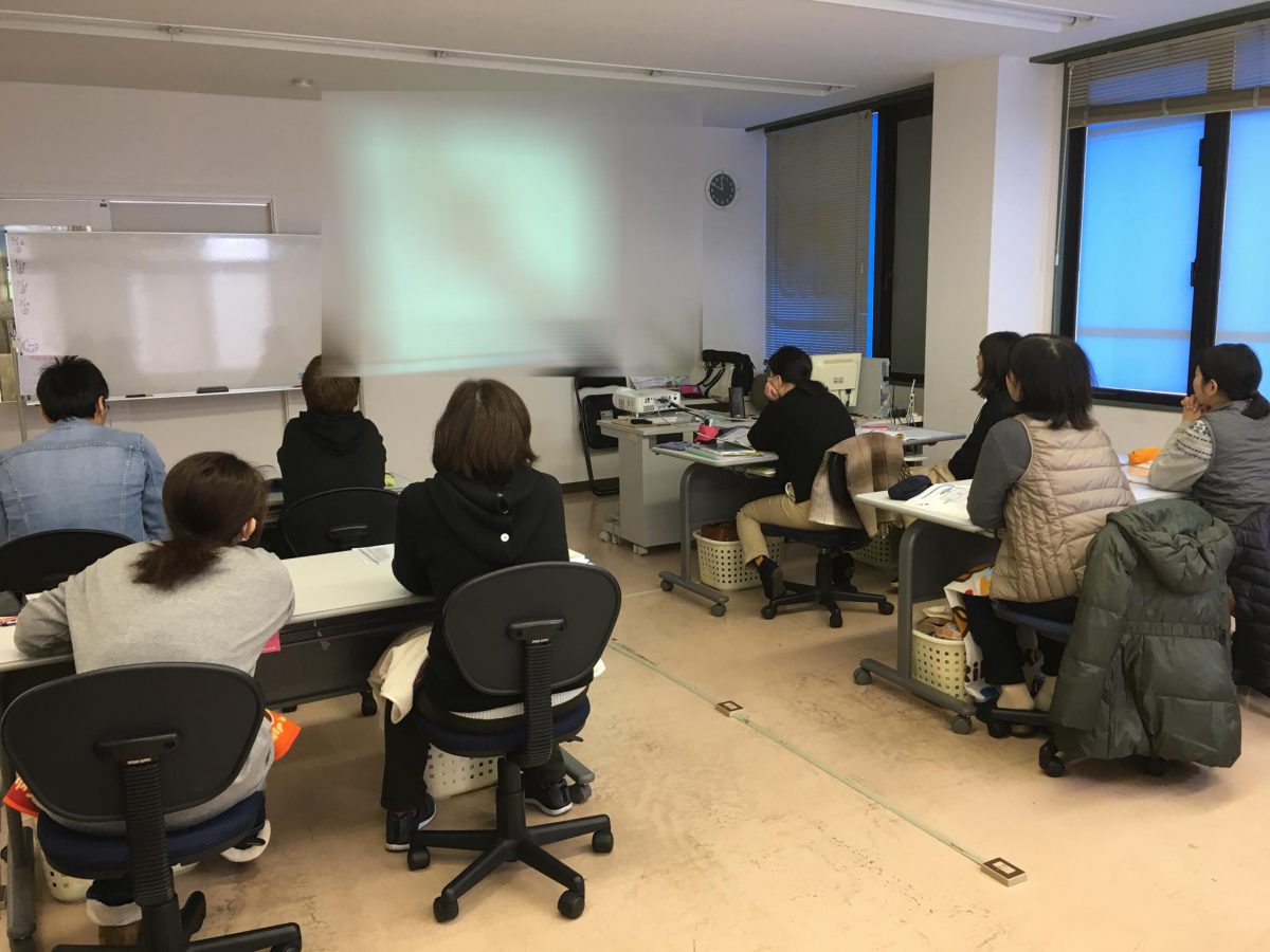 近江八幡市【有限会社スタック】様よりご依頼いただき、職業訓練の初任者研修で認知症の講義をしました。