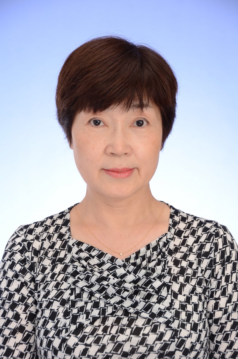 地区長　上田　恵美子